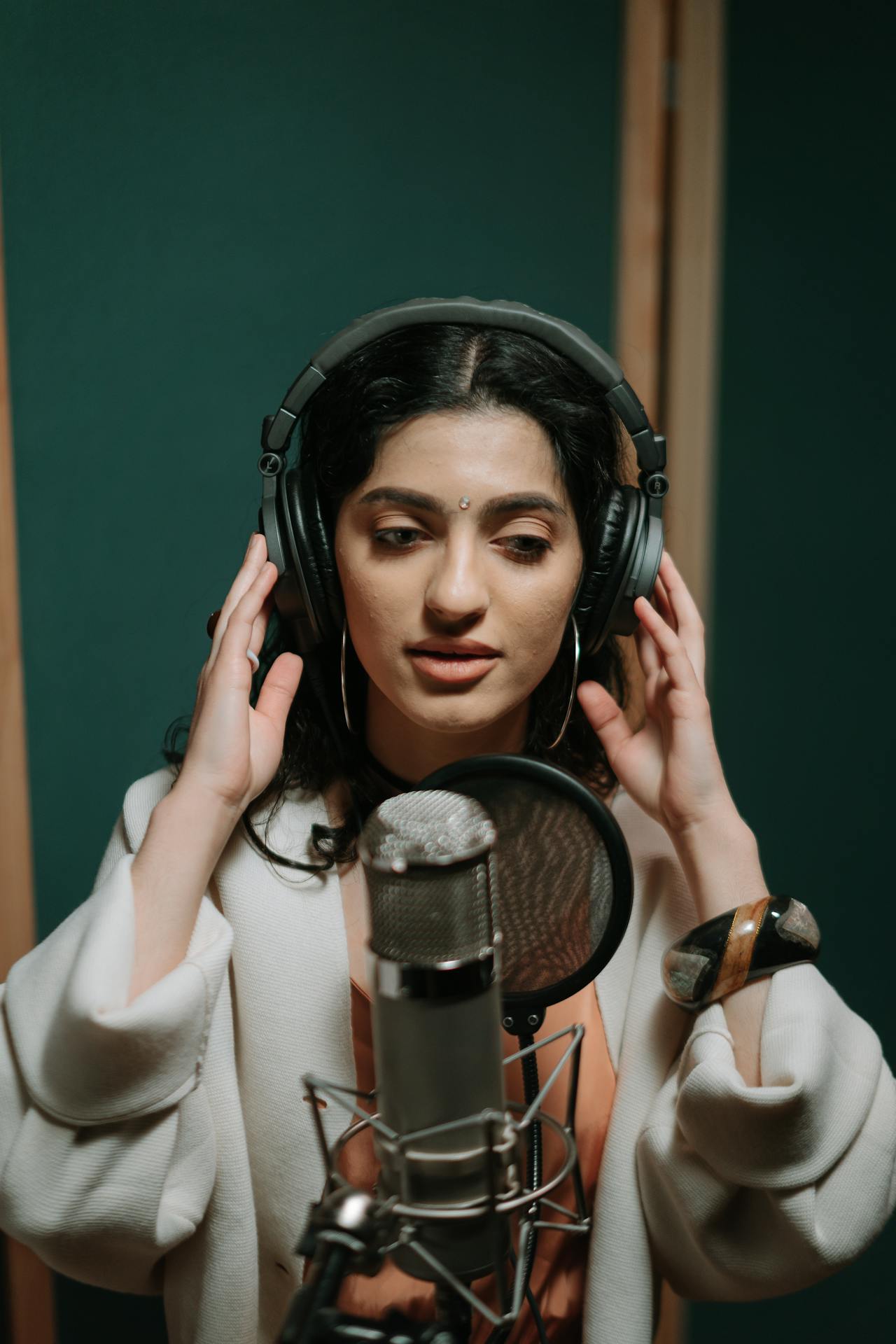 AI Video Generation Revolution: Runway, Sora, and Business Opportunities